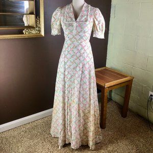 Vintage 1970s Flower Power Hippie Tall Maxi Summer Dress